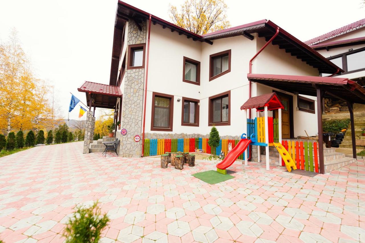 Stejarul Lui Andrei Hotel Izvoarele  Екстериор снимка