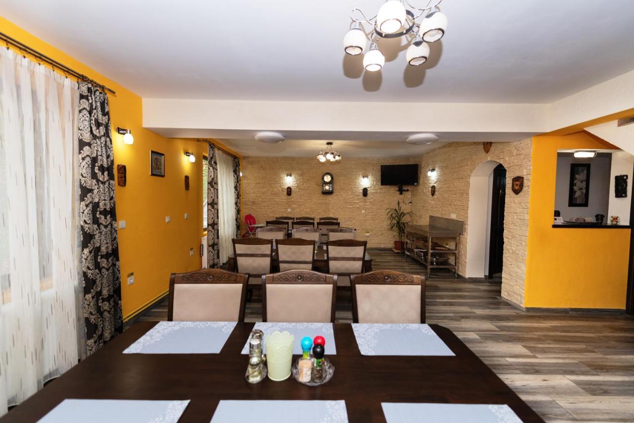Stejarul Lui Andrei Hotel Izvoarele  Екстериор снимка