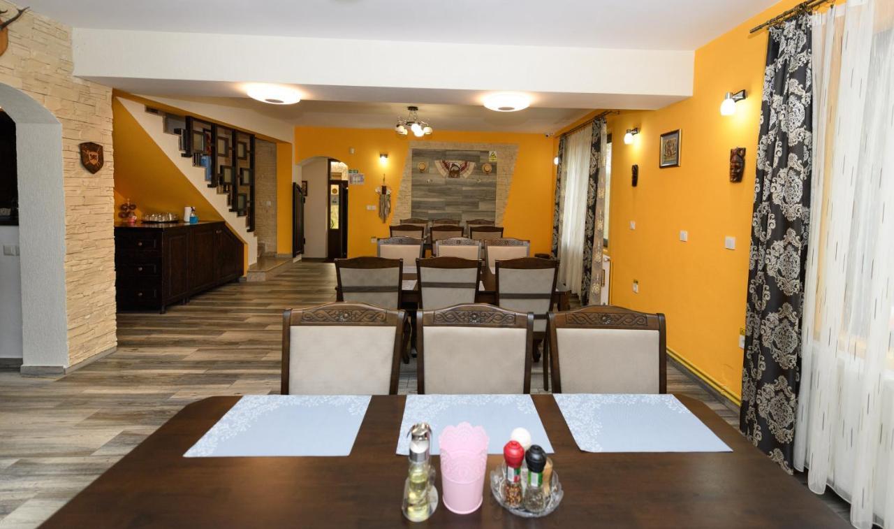 Stejarul Lui Andrei Hotel Izvoarele  Екстериор снимка