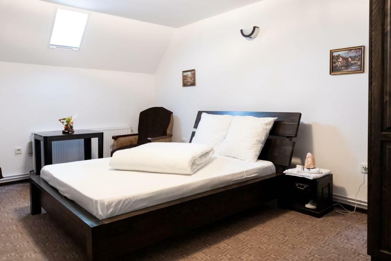 Stejarul Lui Andrei Hotel Izvoarele  Екстериор снимка