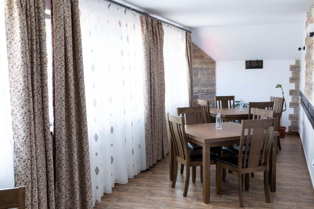 Stejarul Lui Andrei Hotel Izvoarele  Екстериор снимка